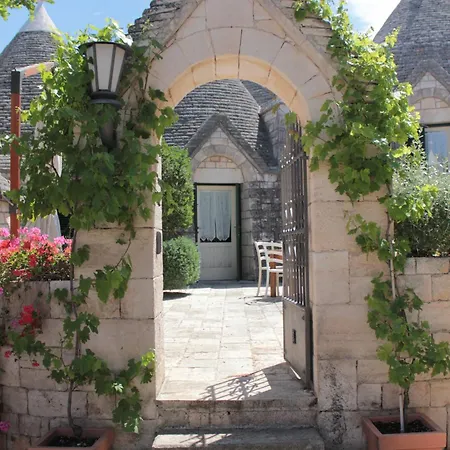 אתר נופש Tenuta Monacelle 4*