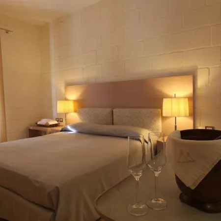 Tenuta Monacelle אתר נופש 4*