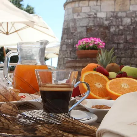Tenuta Monacelle 4*