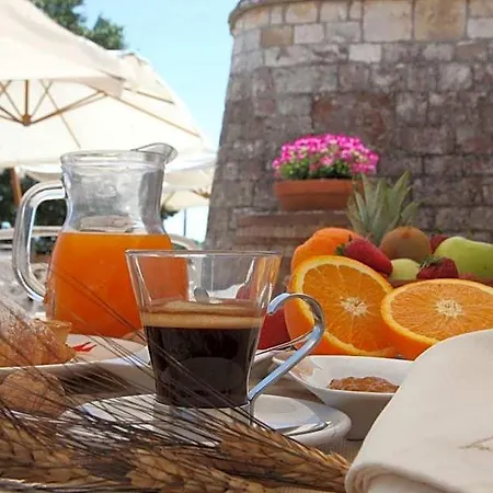 Tenuta Monacelle Rezort 4*